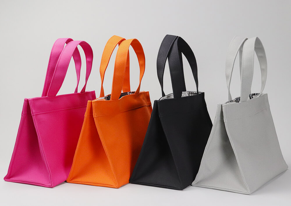 ハネアント神戸のバッグを日常で使っている様子